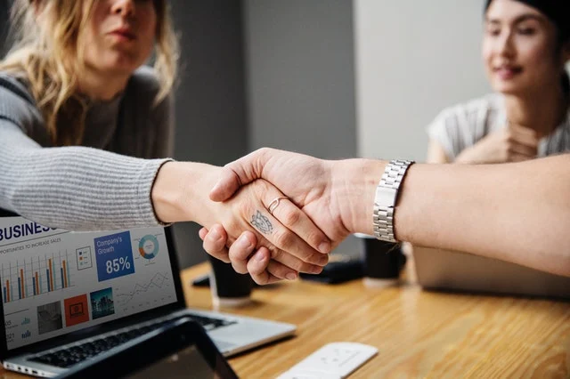 How to Get a Job: 10 Effective Tips to Land Your Next Role